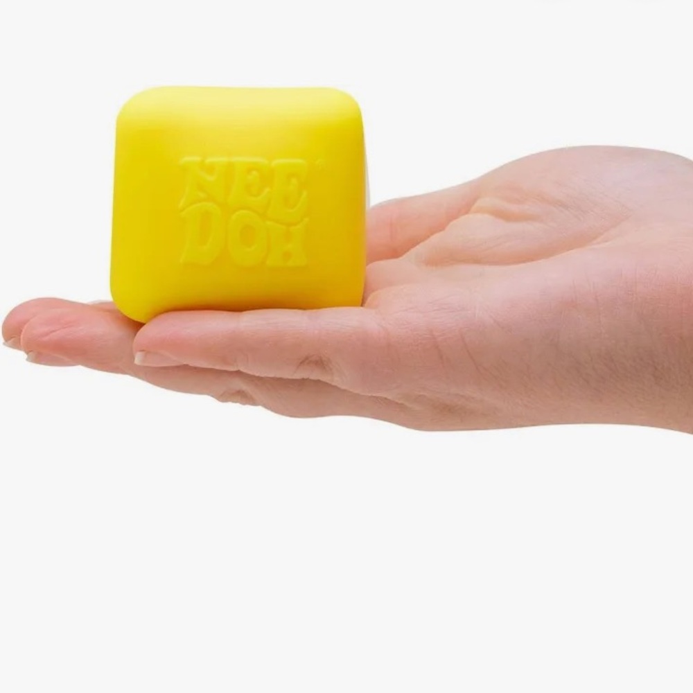 Needoh Color Changing Cube, Yellow - Picture 4 of 6